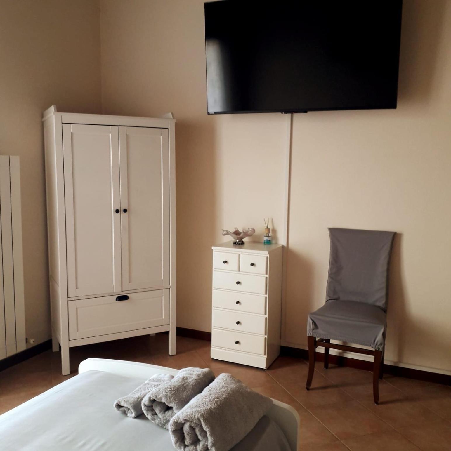 Beb Ulivo Bed & Breakfast Santa Giuletta Bagian luar foto